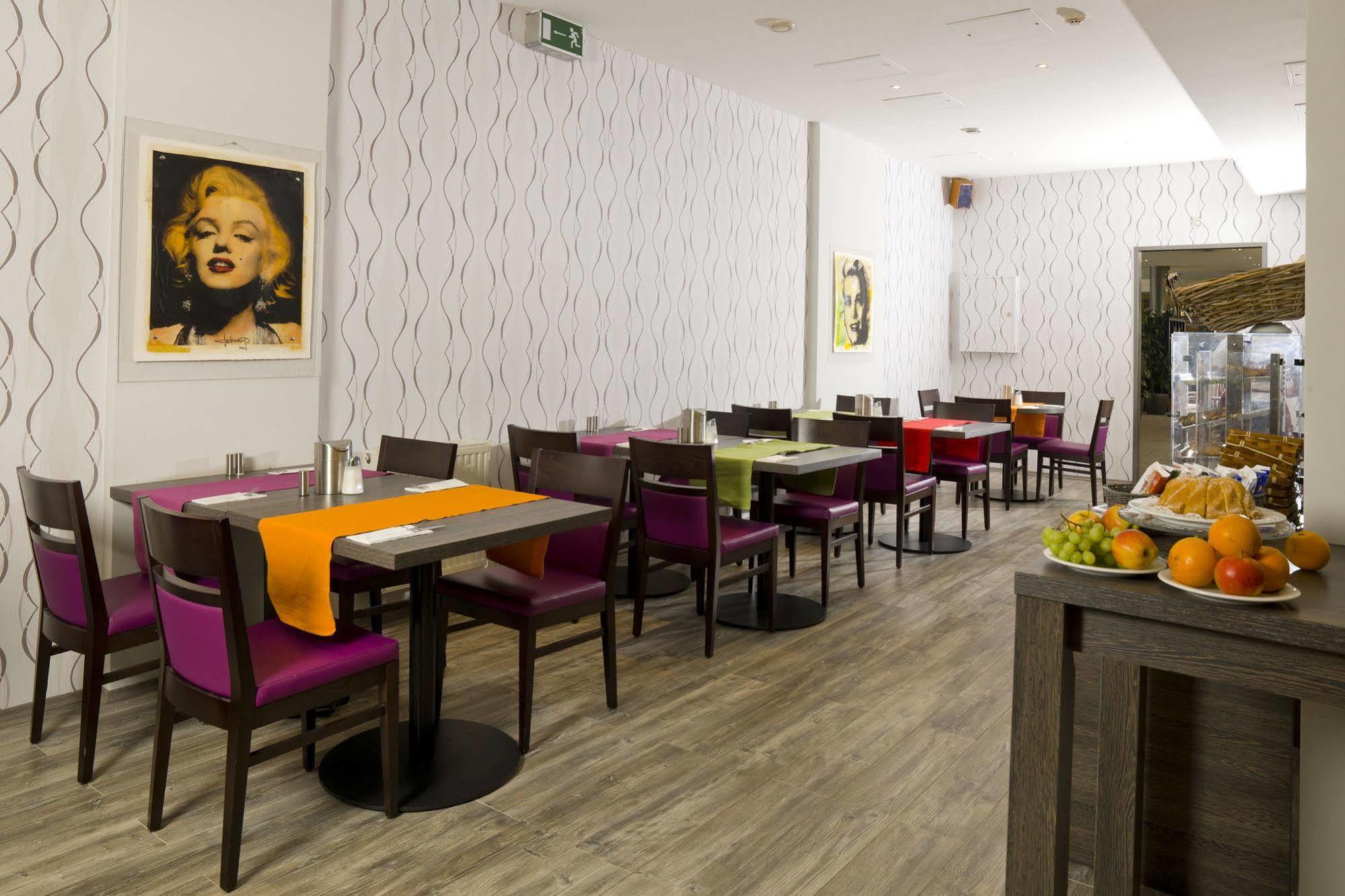 24Hours Apartment Hotel Vienna Exterior photo
